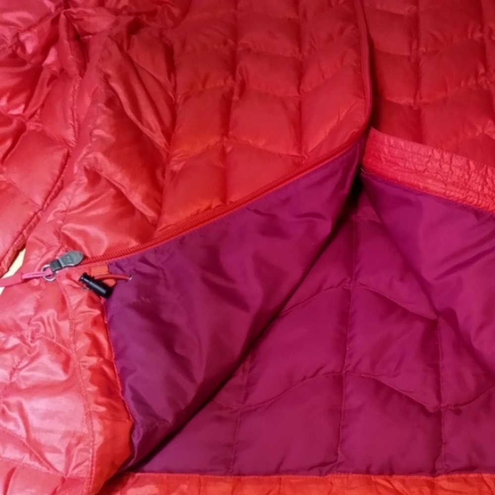 Large Marmot red puffer jacket ❤️🦦 - Picture 10 of 13